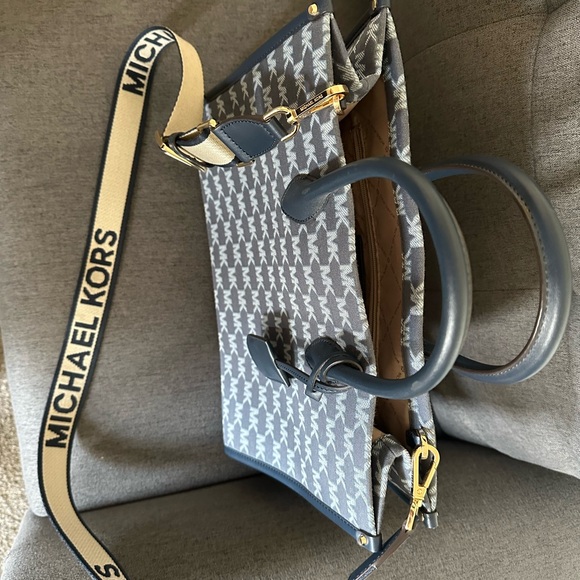 Michael Kors Blue and White Satchel - Picture 1 of 4